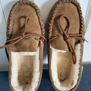Men’s Size 9 slipper. Leather suede.